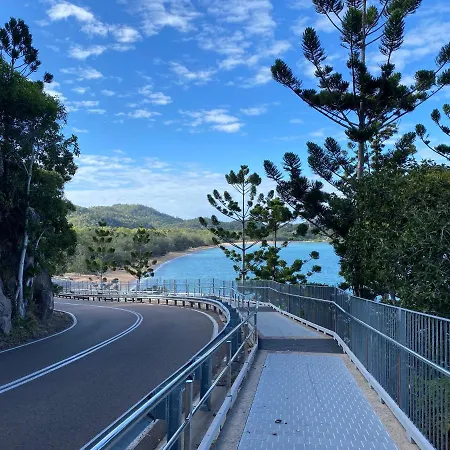 Blue On Blue Deluxe King Or Twin Room, Steps From Ferry, Amazing Pool, Wifi Nelly Bay Exterior photo
