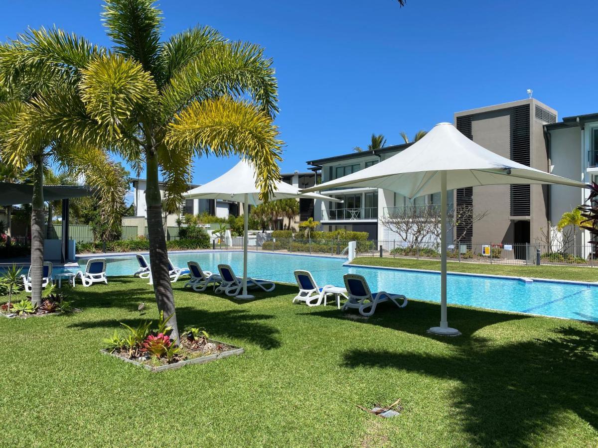 Blue On Blue Deluxe King Or Twin Room, Steps From Ferry, Amazing Pool, Wifi Apartment Nelly Bay