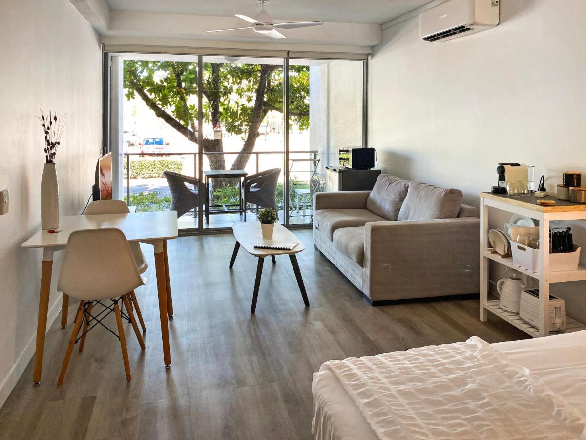 Apartment Blue On Blue Deluxe King Or Twin Room, Steps From Ferry, Amazing Pool, Wifi *