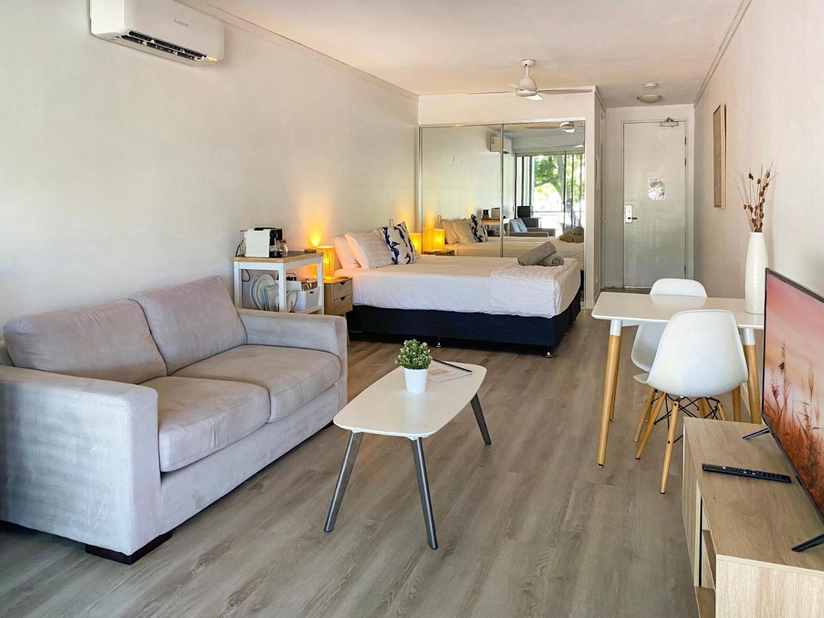 Blue On Blue Deluxe King Or Twin Room, Steps From Ferry, Amazing Pool, Wifi Apartment