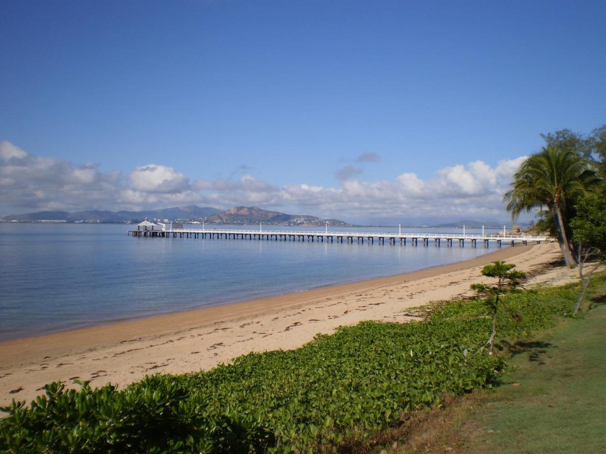 Blue On Blue Deluxe King Or Twin Room, Steps From Ferry, Amazing Pool, Wifi * Nelly Bay