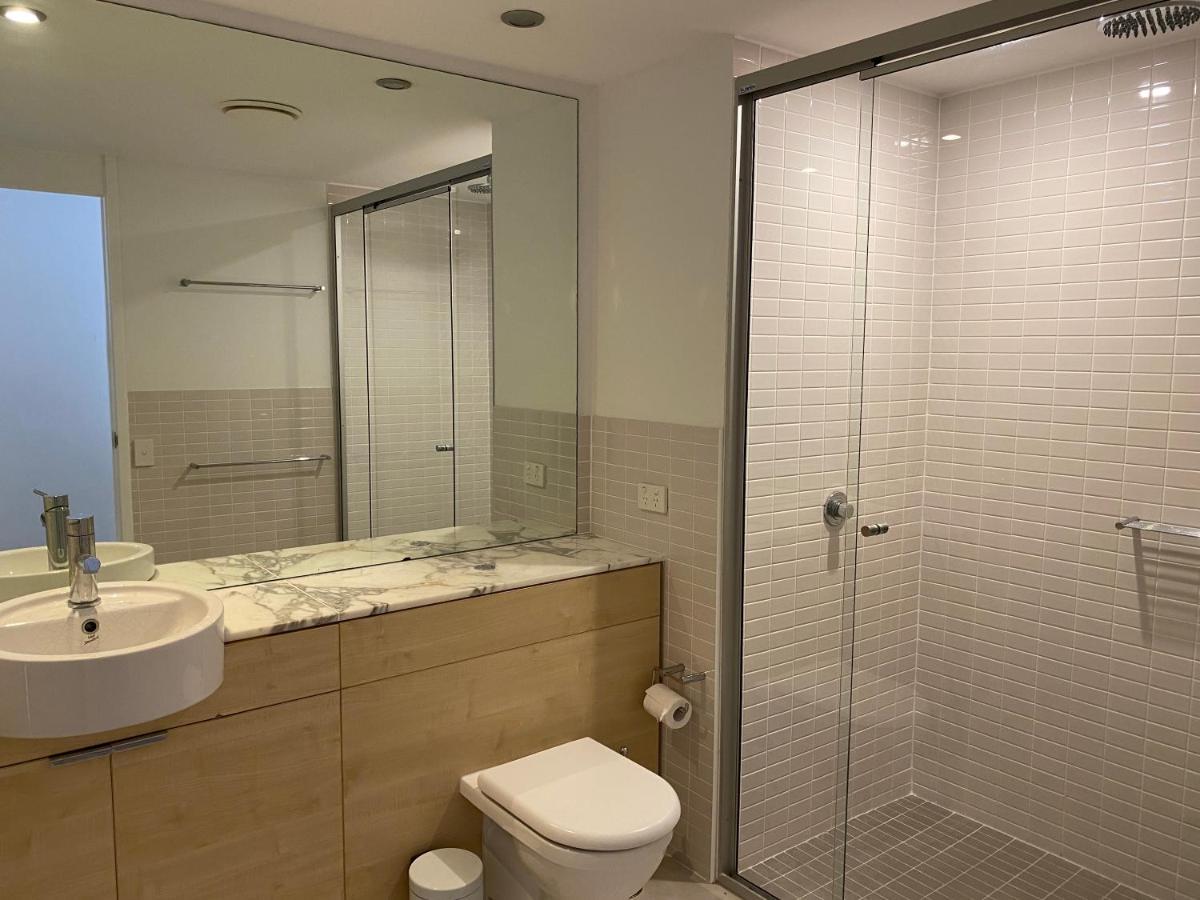 Apartment Blue On Blue Deluxe King Or Twin Room, Steps From Ferry, Amazing Pool, Wifi *